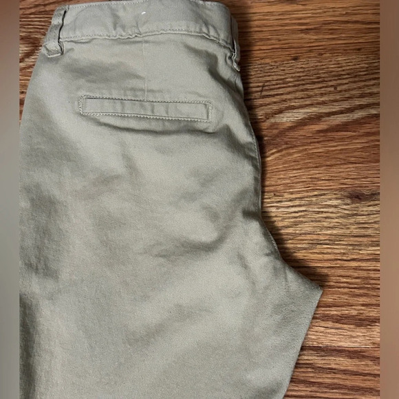 Old Navy khaki pants for girls, size 12 plus - Picture 3 of 7
